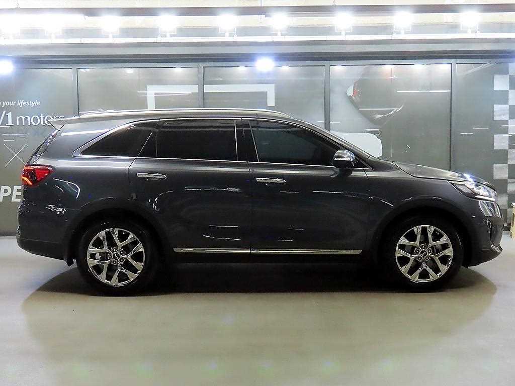 Kia Sorento — photo 03