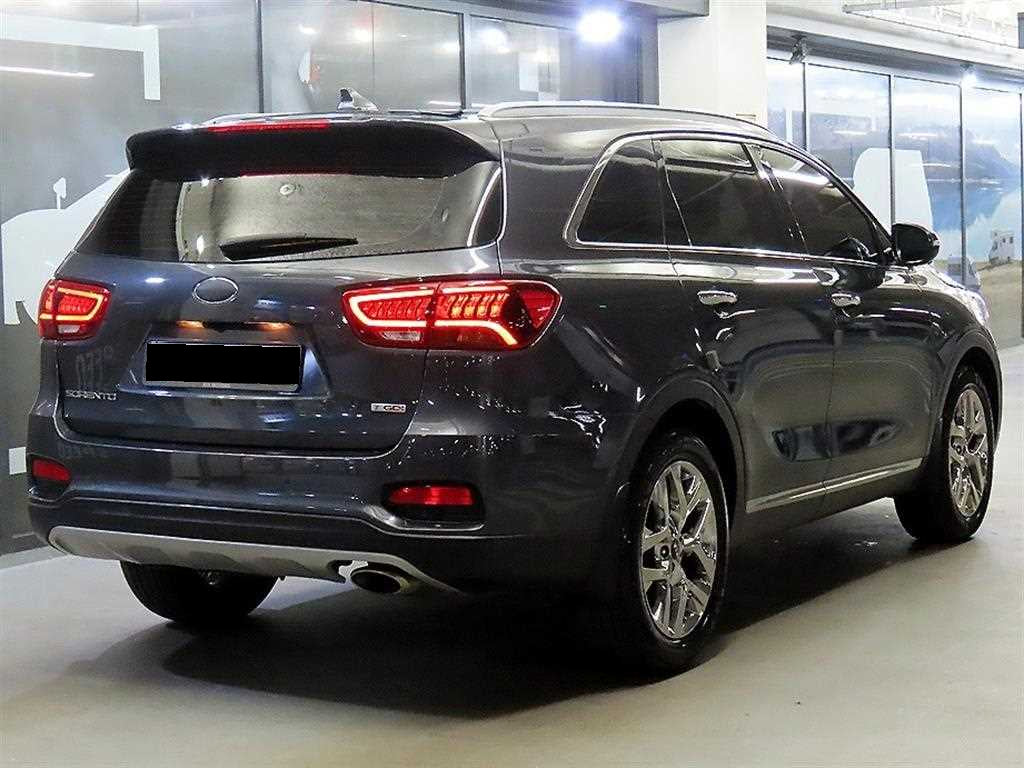 Kia Sorento — photo 04