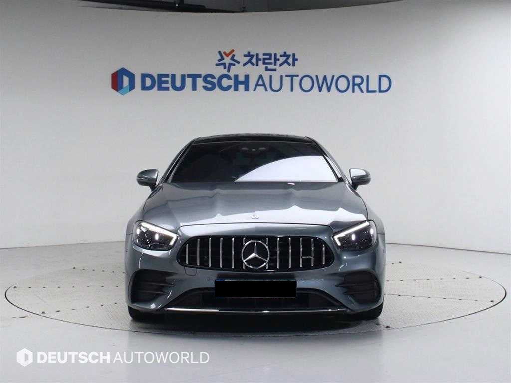 Mercedes-Benz E-Class — photo 03