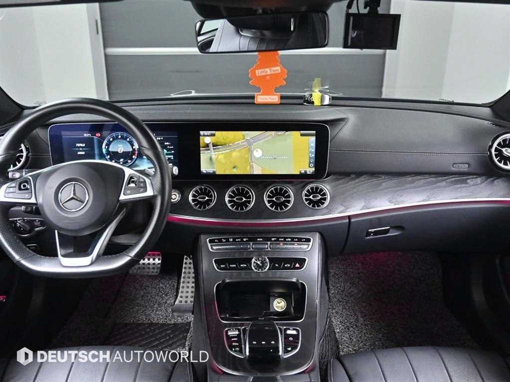 Mercedes-Benz E-Class — photo 07