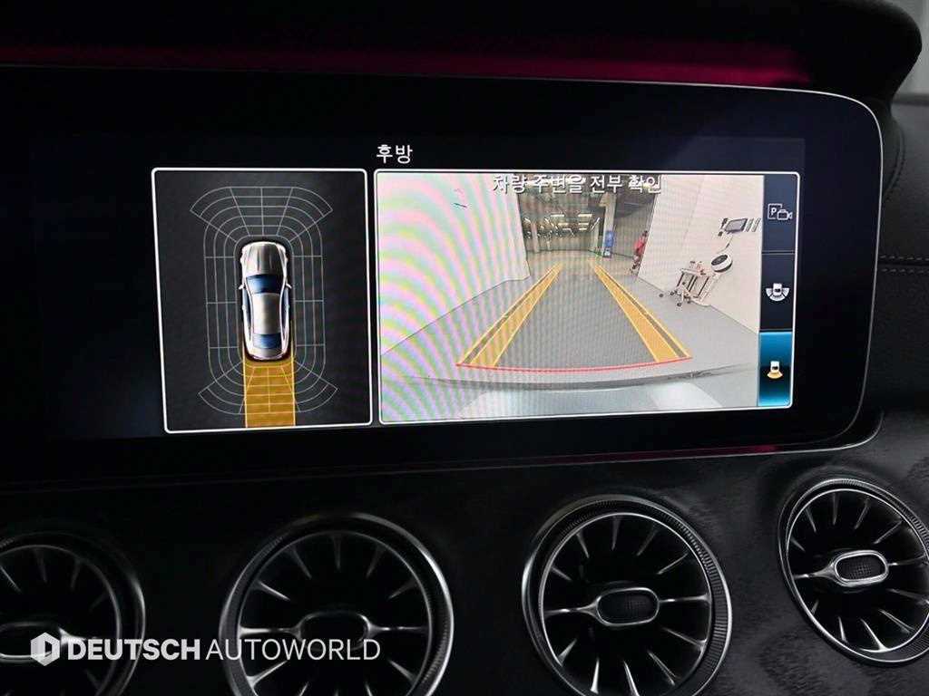 Mercedes-Benz E-Class — photo 15