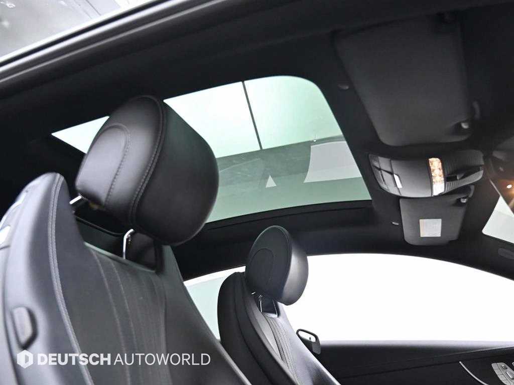 Mercedes-Benz E-Class — photo 19