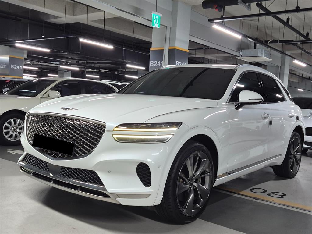 Genesis GV70 — photo 01