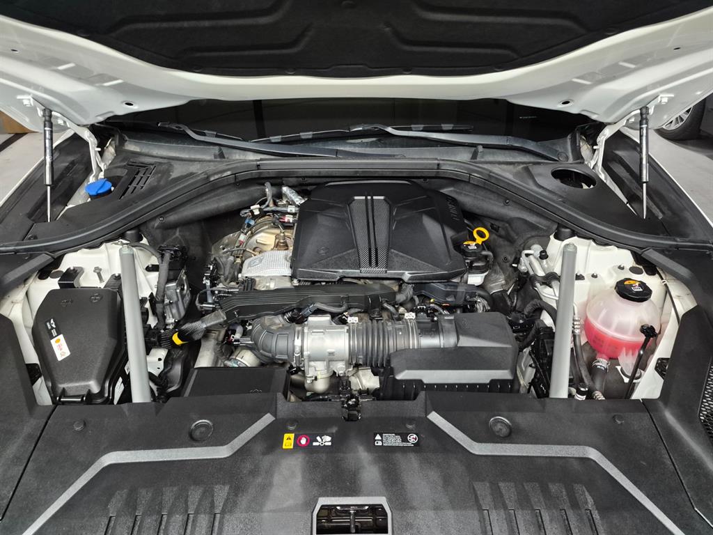 Genesis GV70 — photo 06