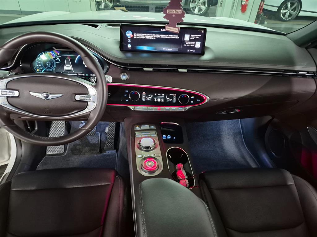 Genesis GV70 — photo 07
