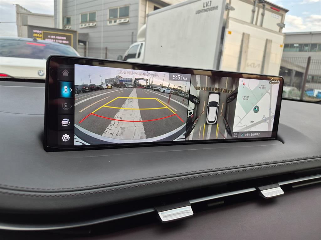 Genesis GV70 — photo 14