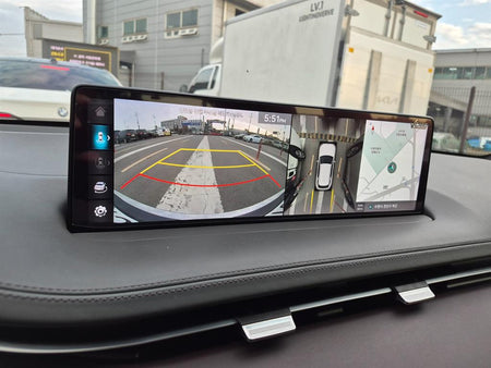 Genesis GV70 — photo 14