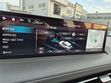 Genesis GV70 — photo 18