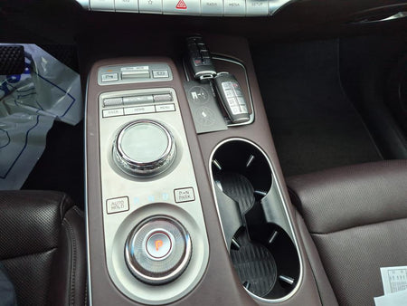 Genesis GV70 — photo 19