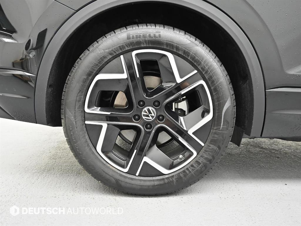 Volkswagen Touareg — photo 05