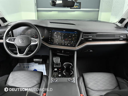 Volkswagen Touareg — photo 07