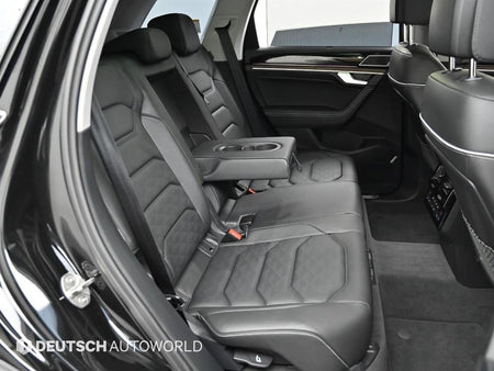 Volkswagen Touareg — photo 12