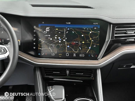 Volkswagen Touareg — photo 14
