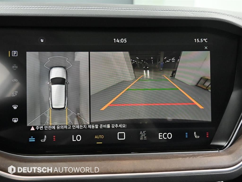 Volkswagen Touareg — photo 15