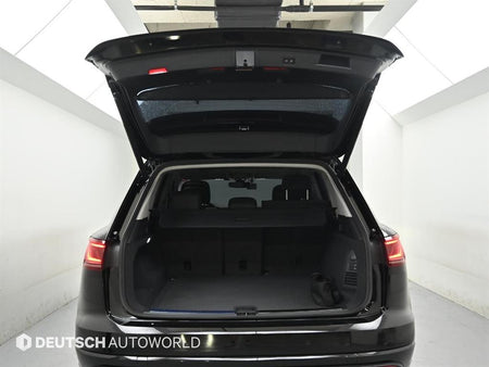 Volkswagen Touareg — photo 19