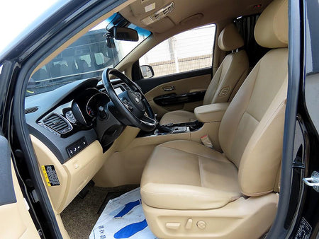 Kia Carnival — photo 05
