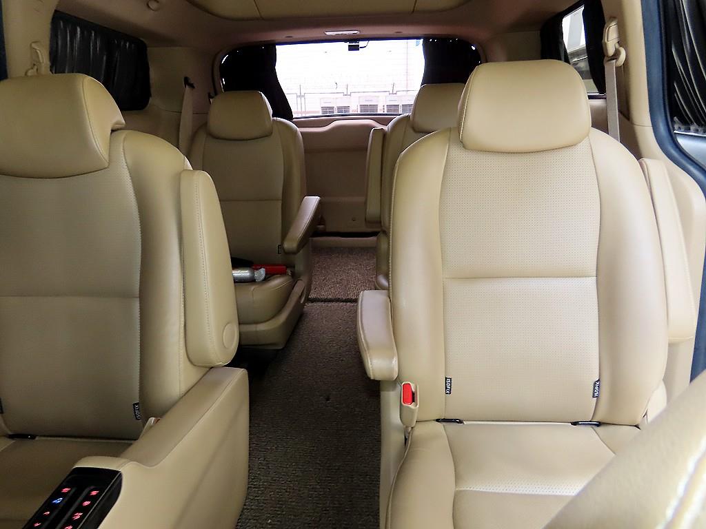 Kia Carnival — photo 07