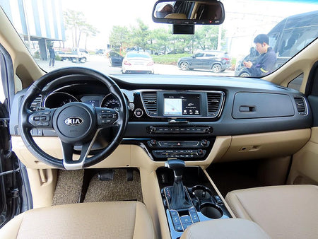 Kia Carnival — photo 08