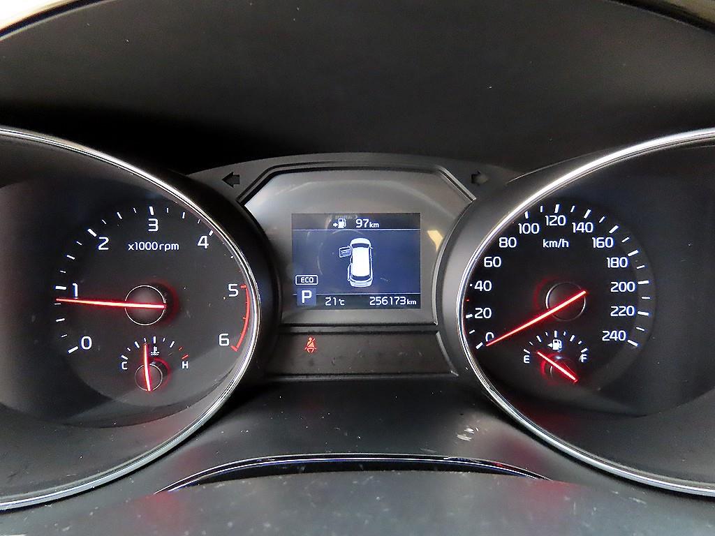 Kia Carnival — photo 10