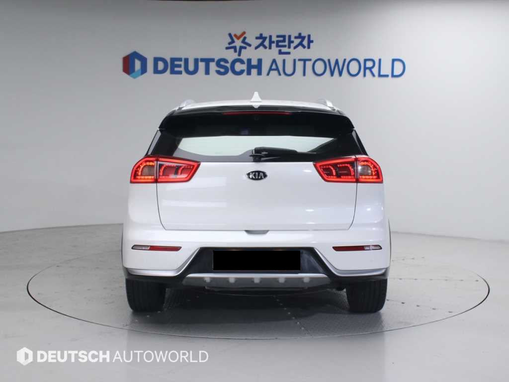 Kia Niro — photo 04