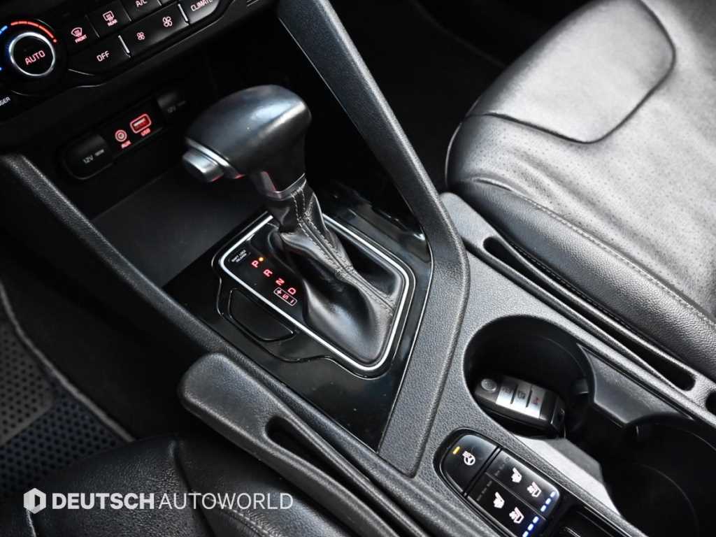 Kia Niro — photo 09