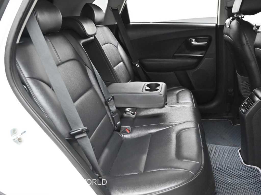 Kia Niro — photo 12