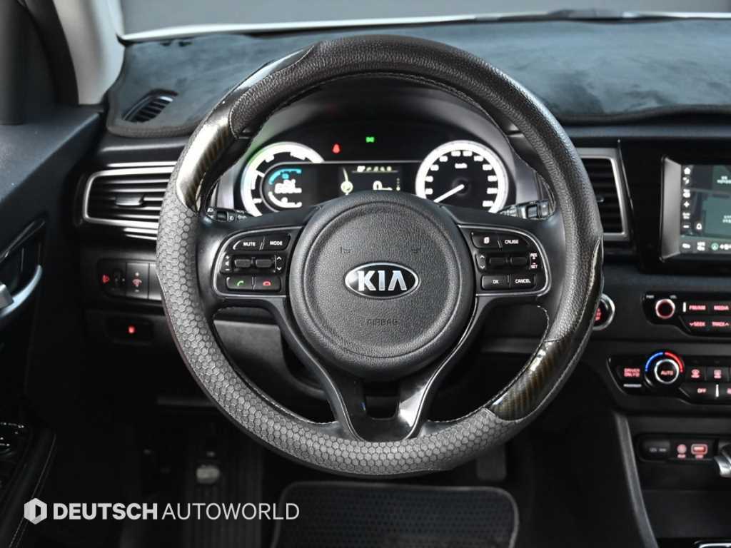 Kia Niro — photo 13