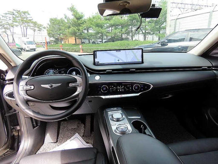 Genesis GV70 — photo 07