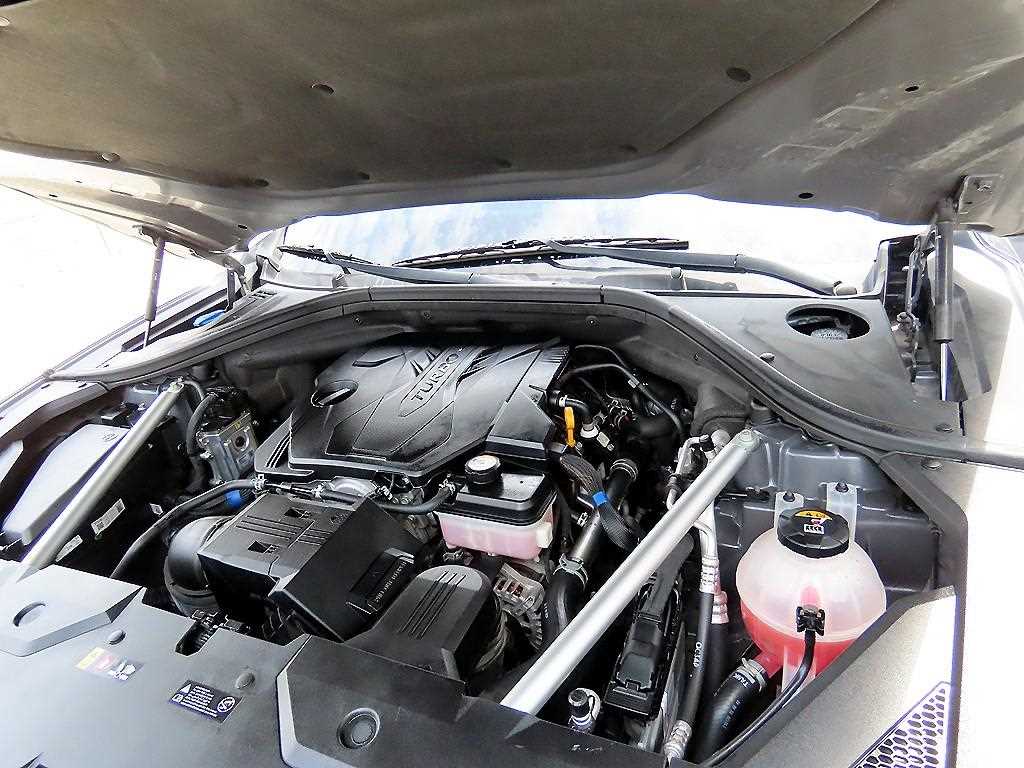 Genesis GV70 — photo 19