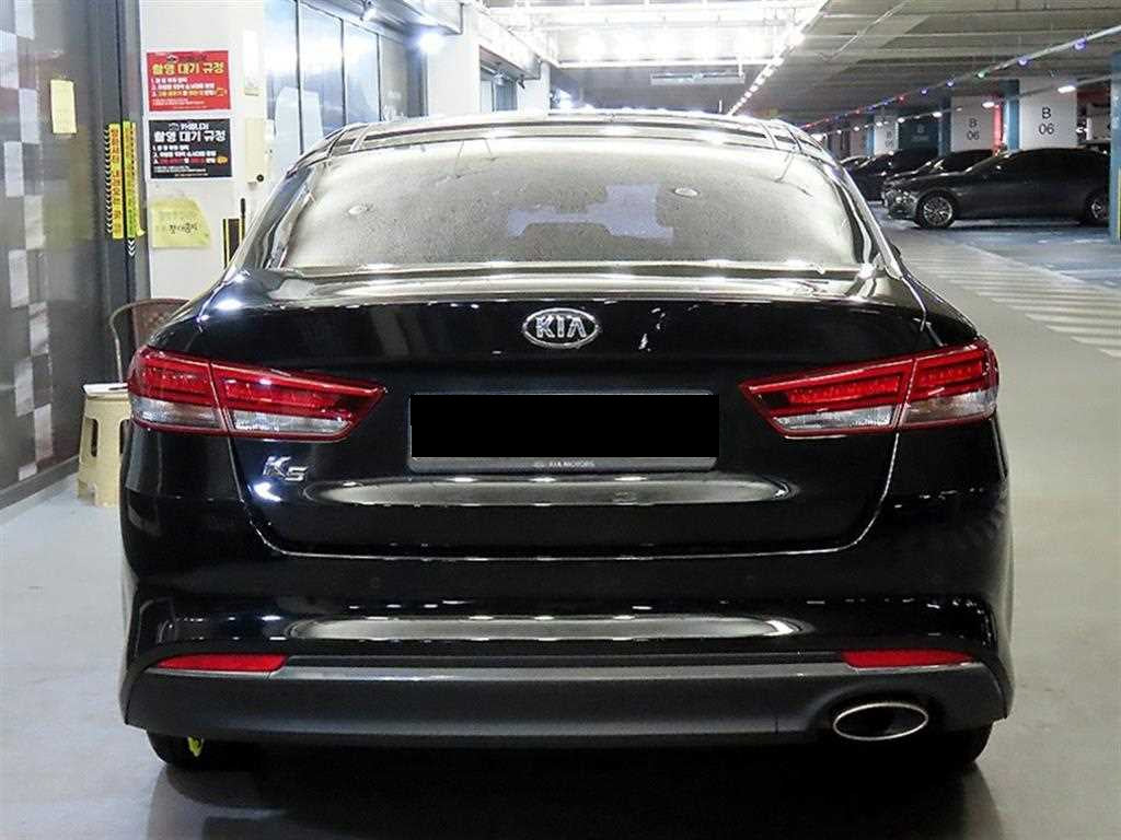 Kia K5 — photo 05