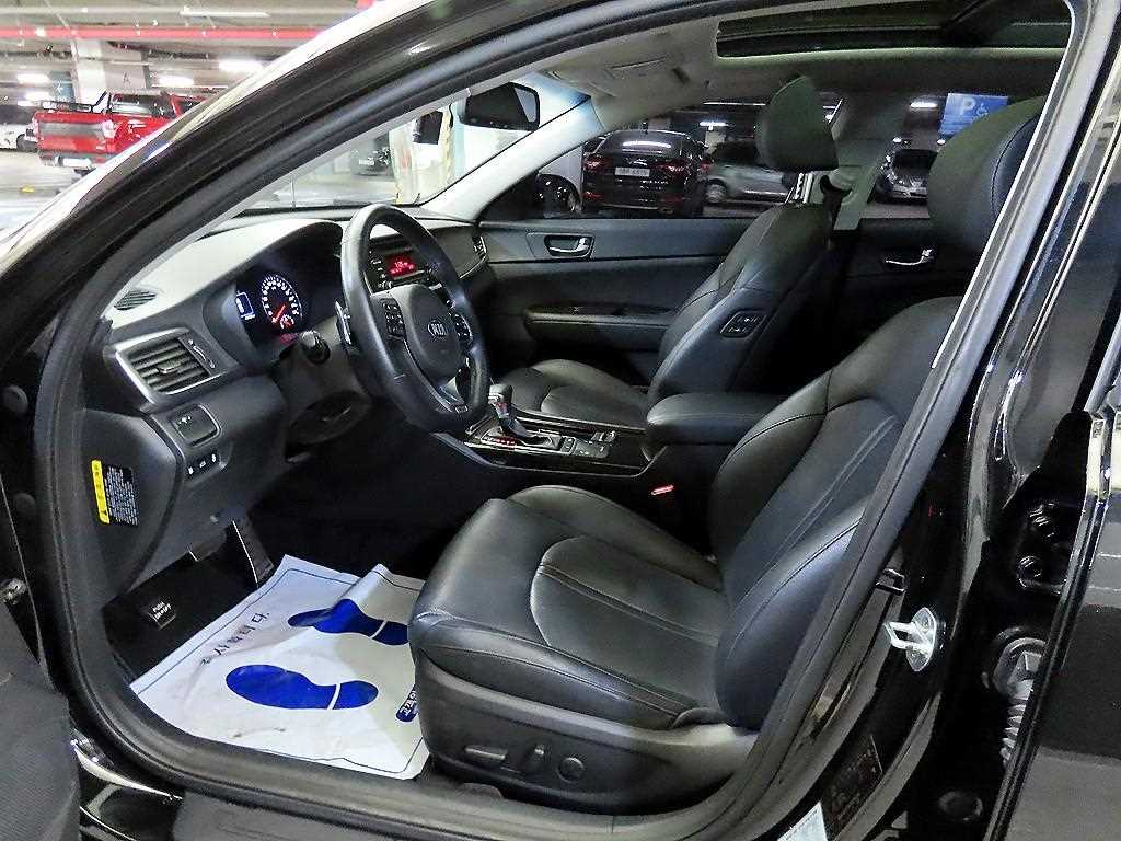 Kia K5 — photo 06