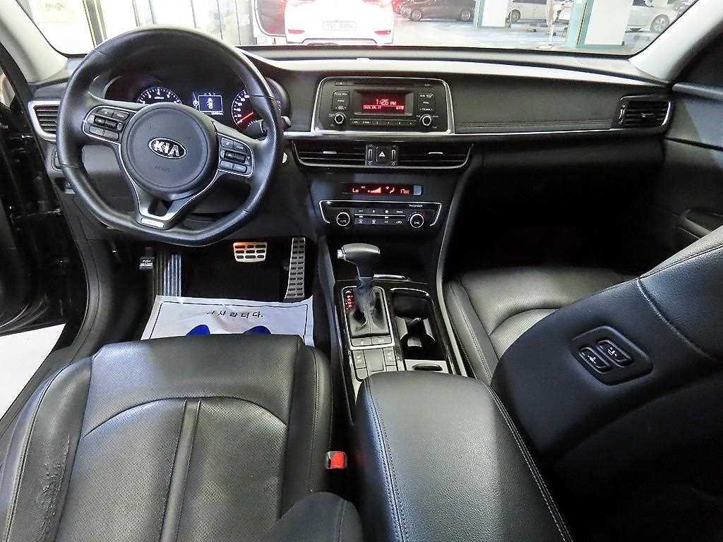 Kia K5 — photo 10