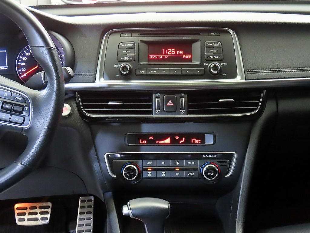 Kia K5 — photo 11
