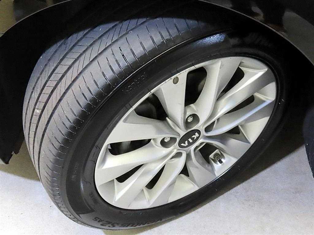 Kia K5 — photo 20