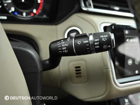 Land Rover Range Rover Velar — photo 15