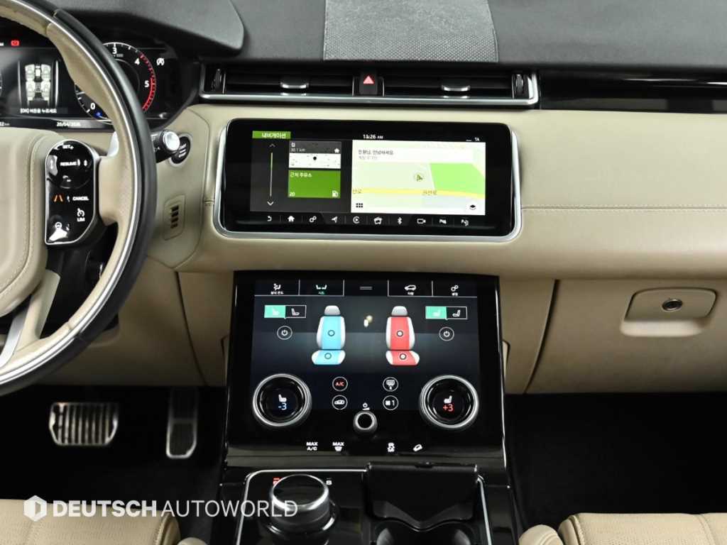 Land Rover Range Rover Velar — photo 16
