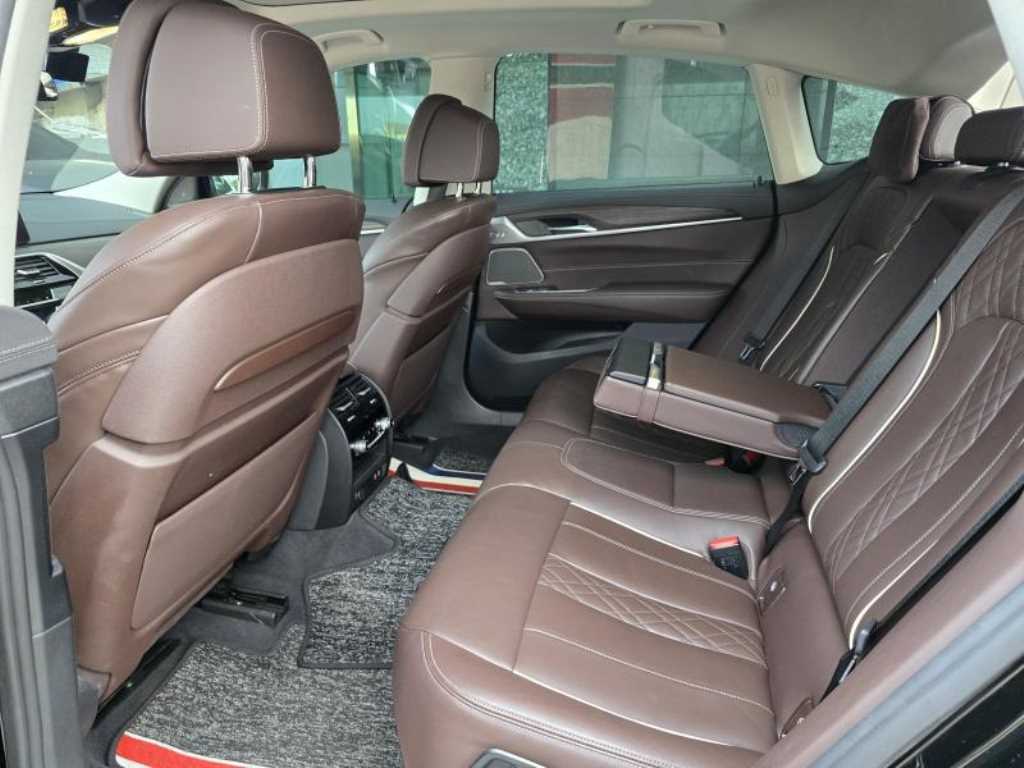 BMW Gran Turismo — photo 09