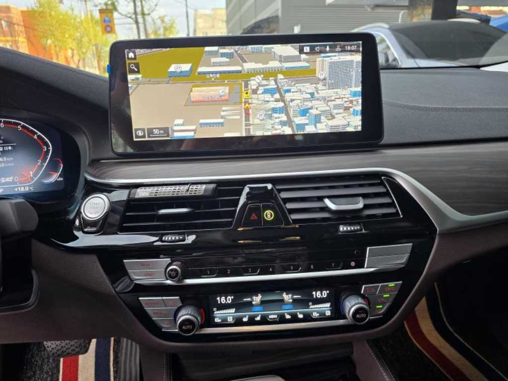 BMW Gran Turismo — photo 13
