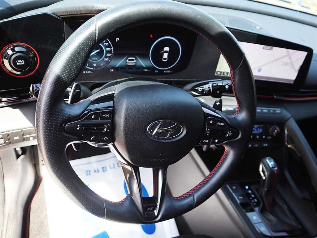 Hyundai Avante — photo 08