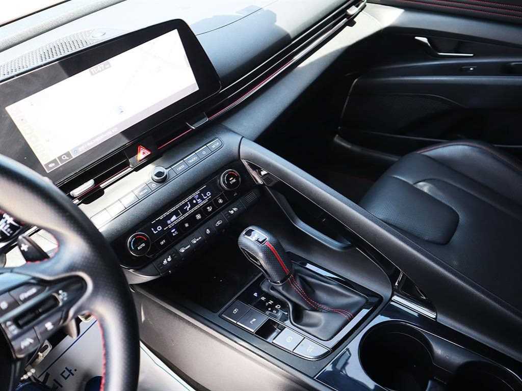 Hyundai Avante — photo 10