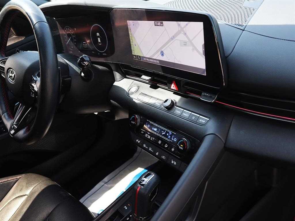 Hyundai Avante — photo 11