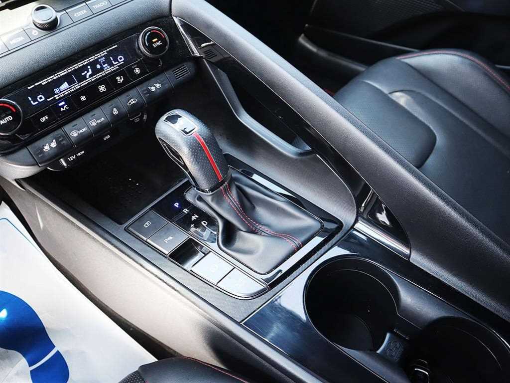 Hyundai Avante — photo 12