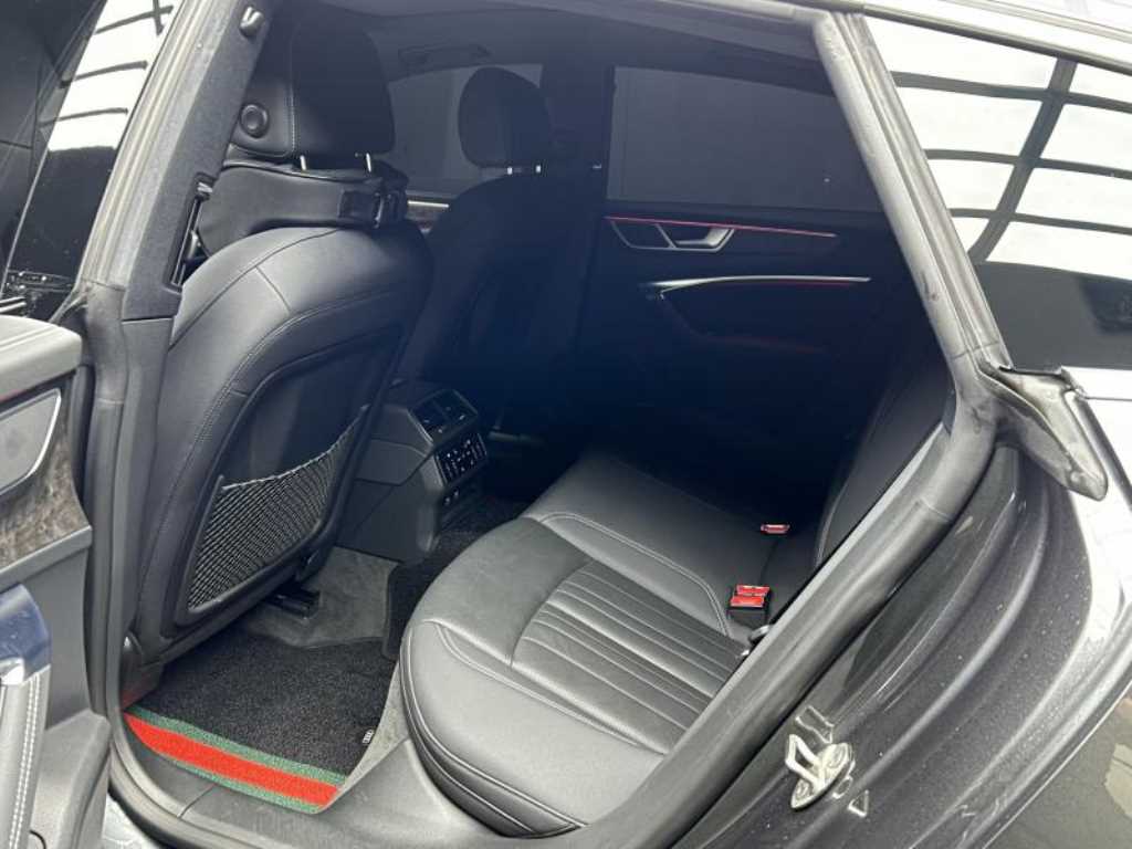 Audi A7 — photo 06