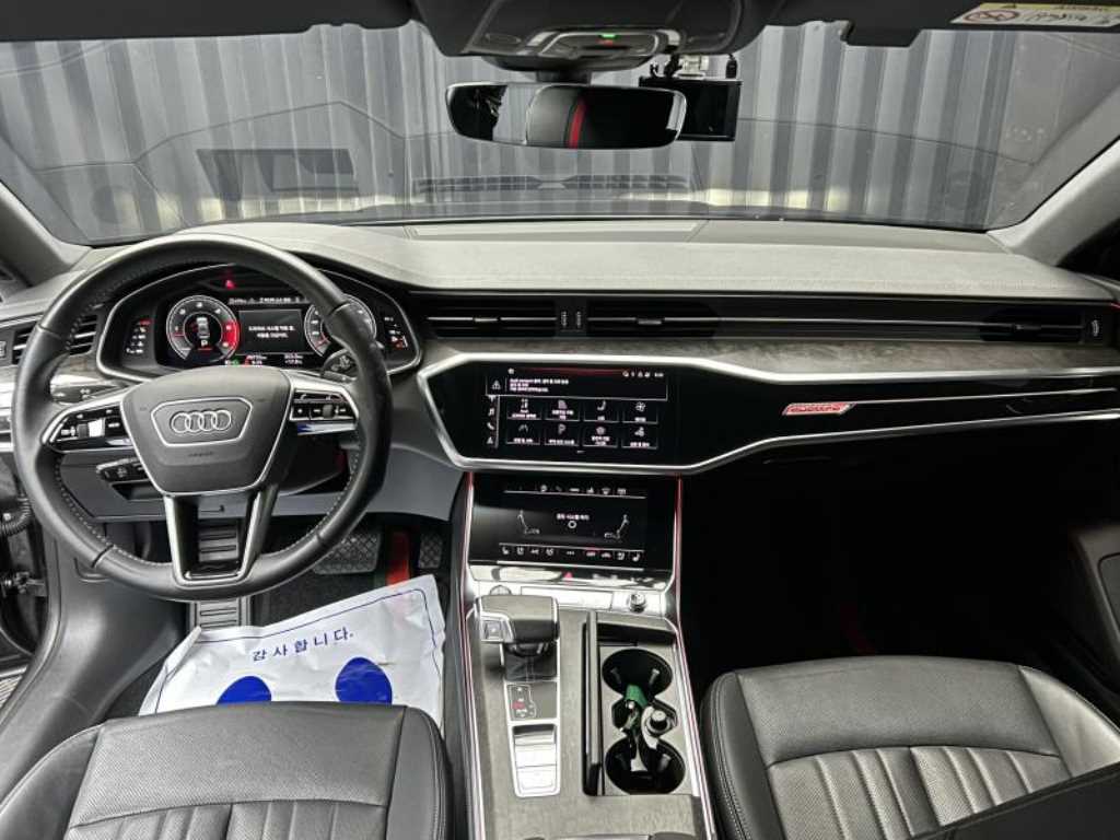 Audi A7 — photo 08