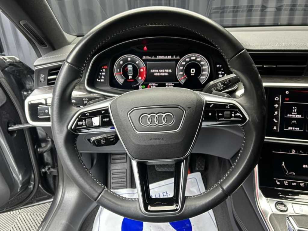 Audi A7 — photo 09