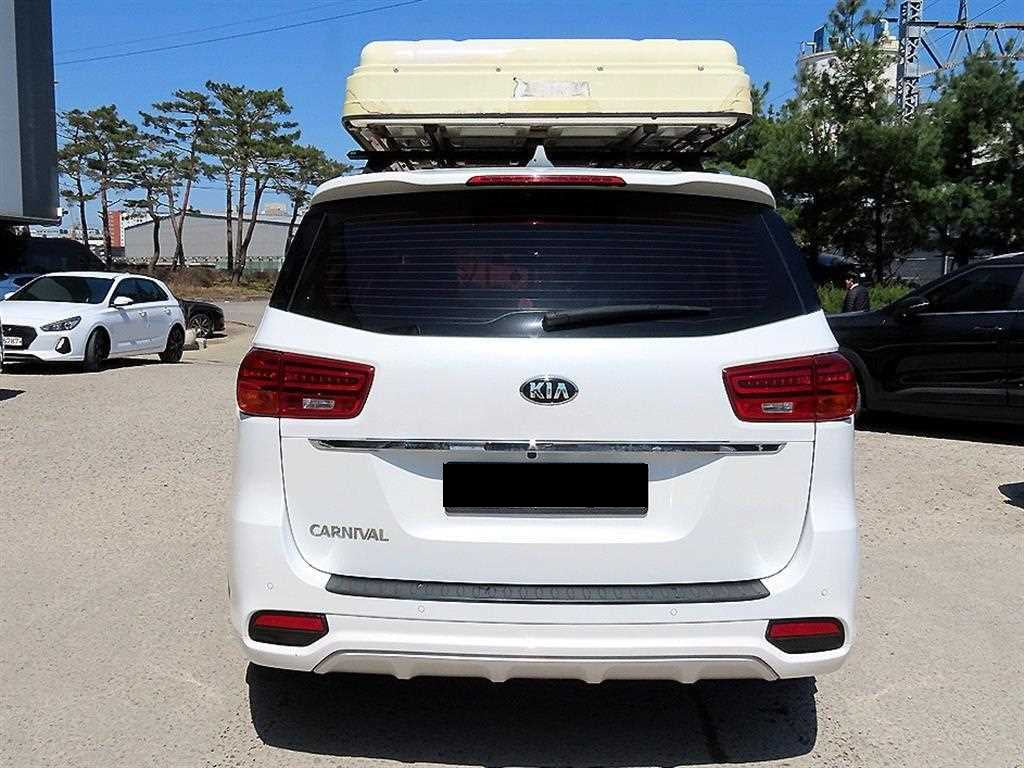 Kia Carnival — photo 04