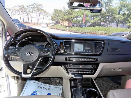 Kia Carnival — photo 08