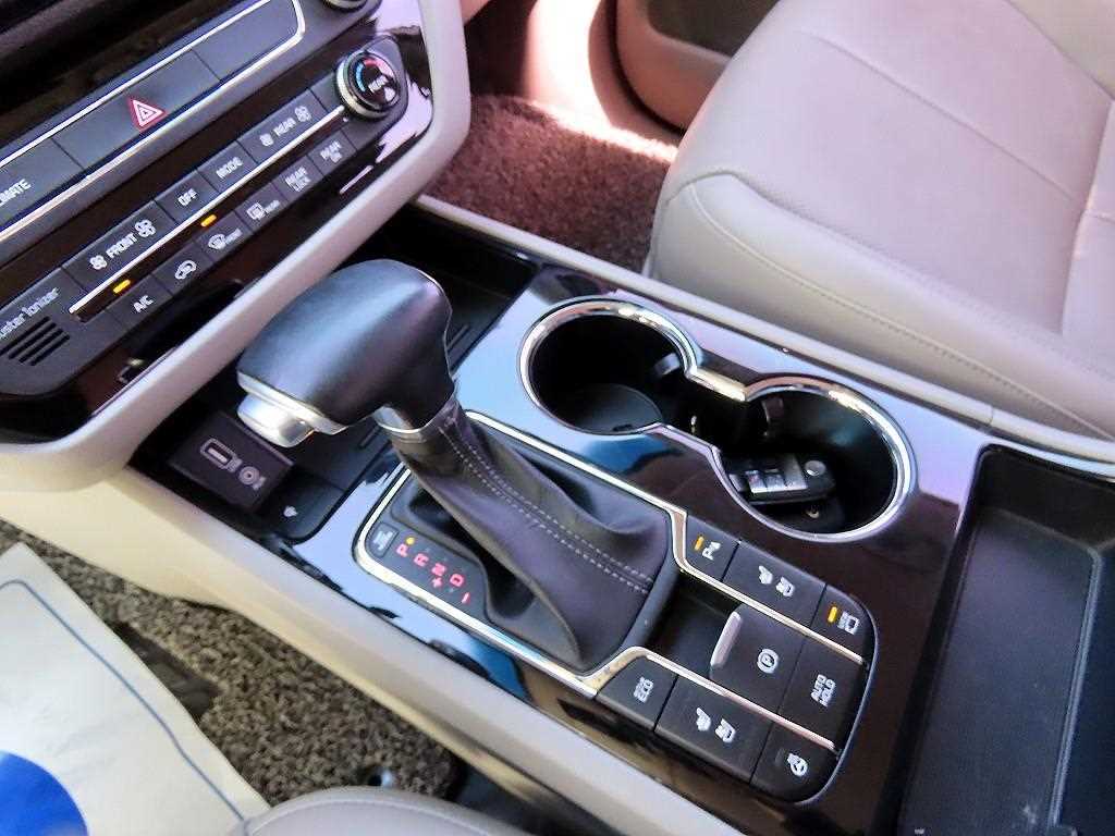 Kia Carnival — photo 11