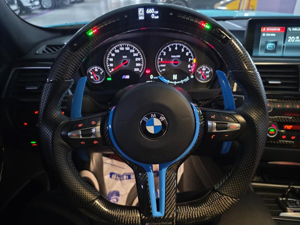 BMW M3 — photo 10