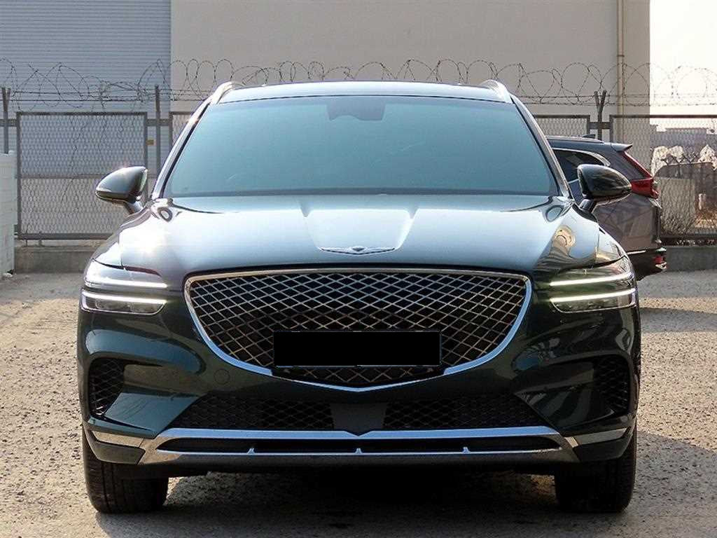 Genesis GV70 — photo 01